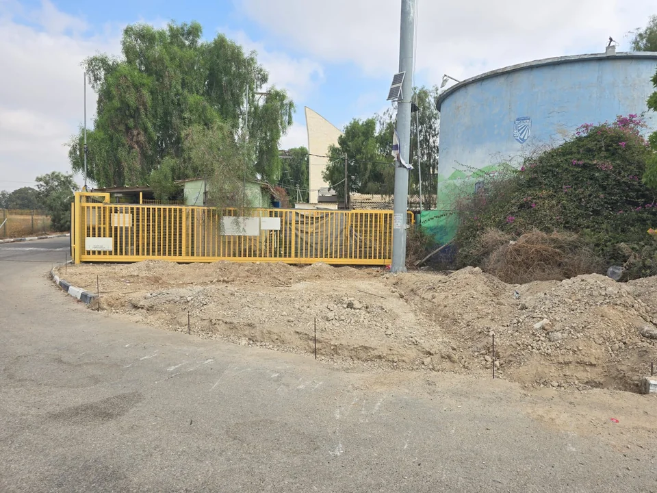 מבט כללי על עבודות העפר והתקדמות הכנת תוואי אבני השפה